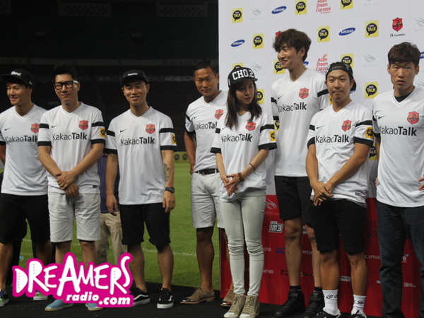 Pesawat Delay, Running Man Batal Jajal Lapangan Stadion GBK!